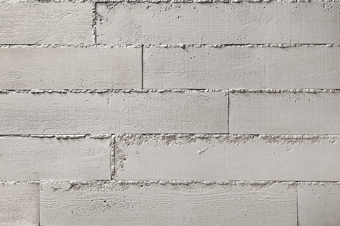 Brüt Beton ve Ahşap